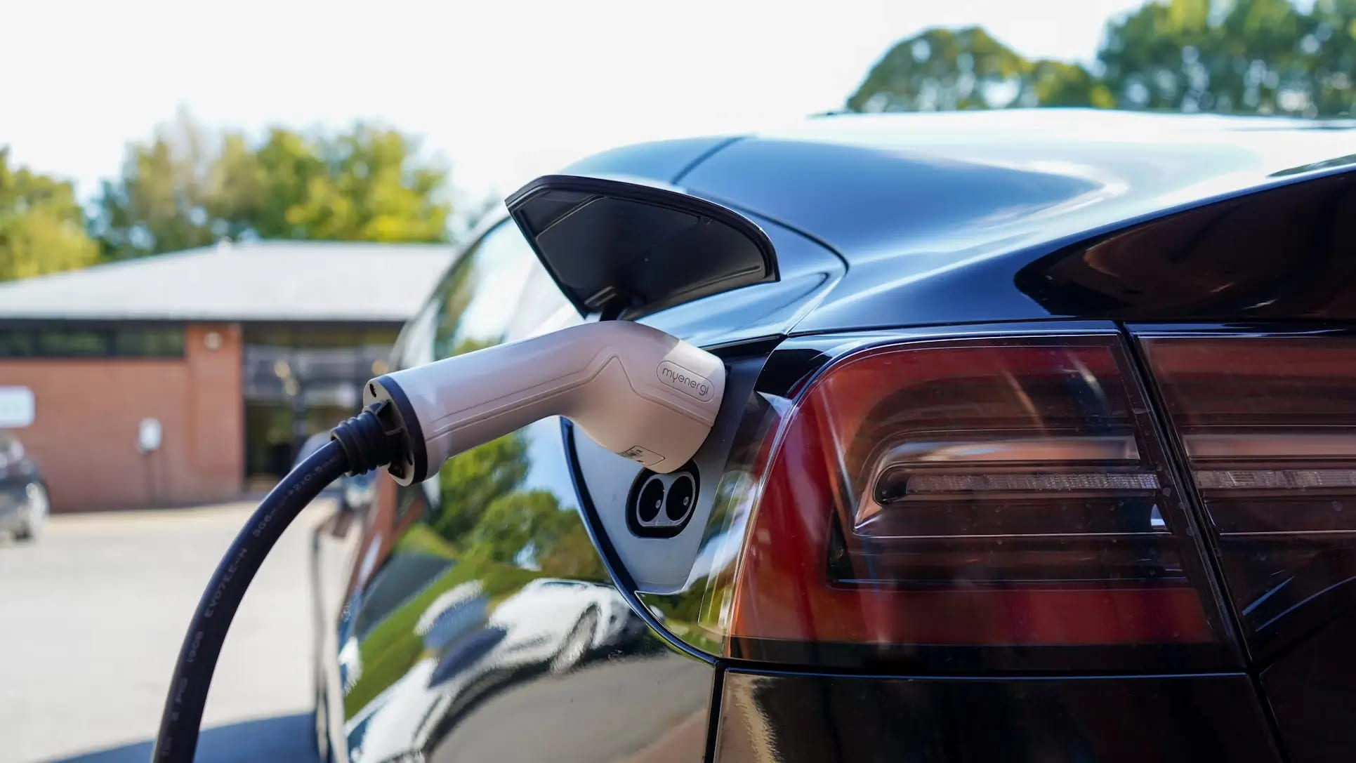 4 ventajas de las baterías para autos eléctricos en Panamá