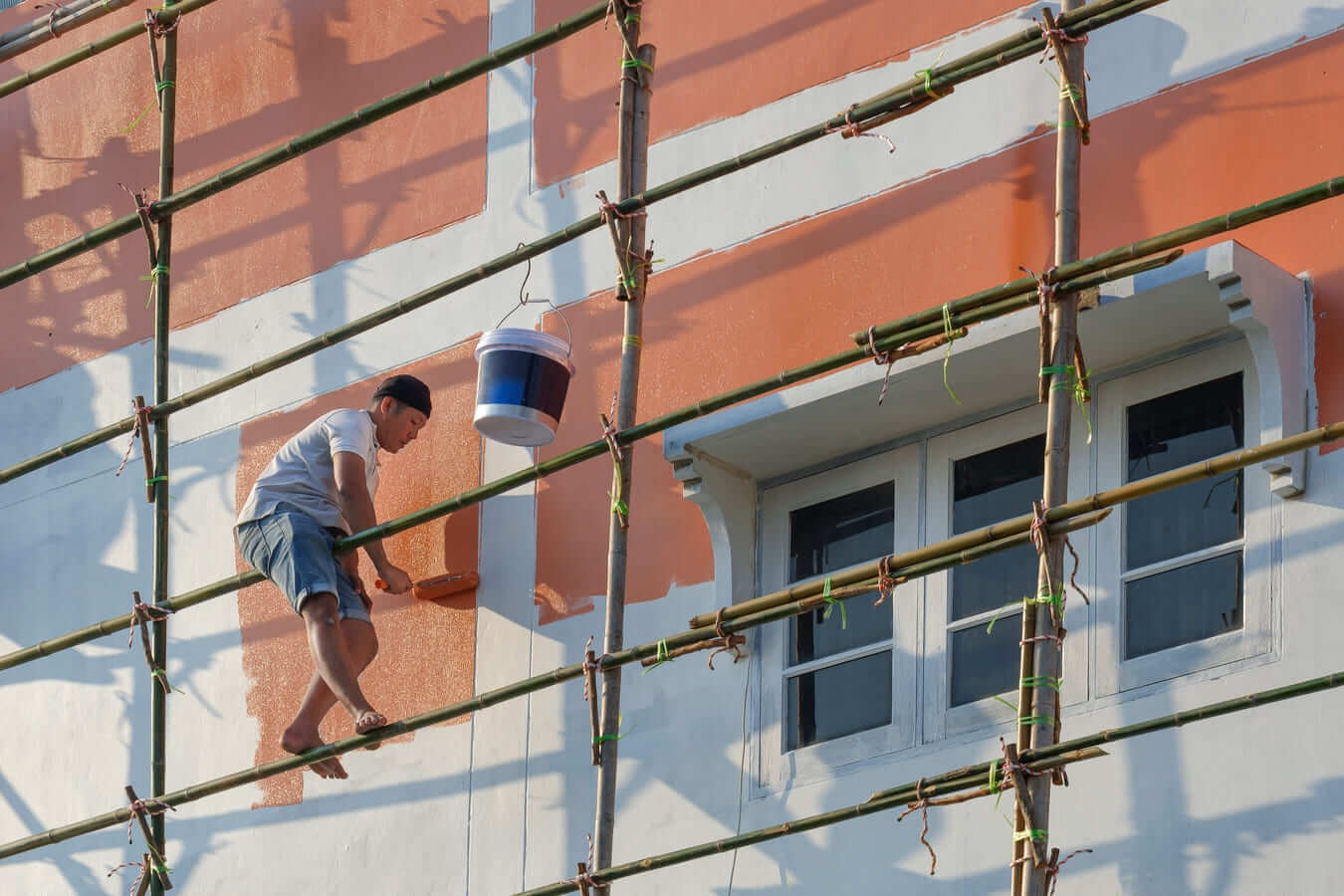 Pintura para exterior antihumedad de HOPSA: protege tu casa en Panamá
