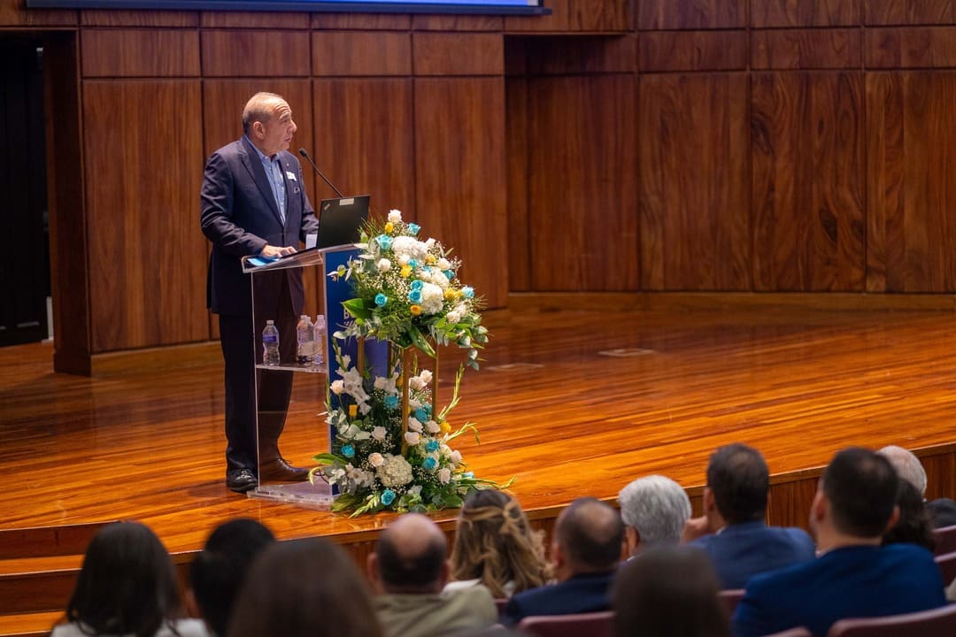 Reconocimiento a Ficohsa por su compromiso con INCAE y la educación